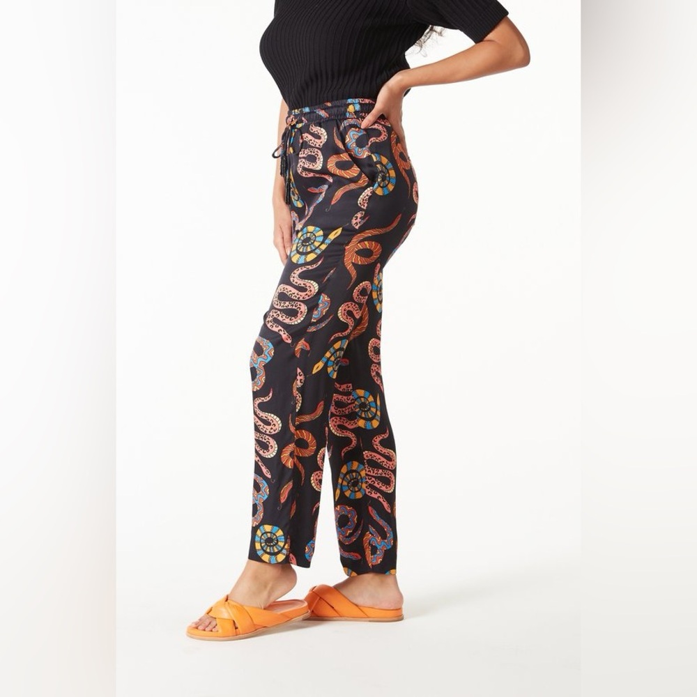 FARM Rio Black Straight-Leg Snake Print Pants with Multicolor Motifs - Picture 6 of 15